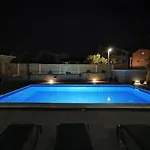 Appartement Brioni Sea,garden,poll View 2 2 80m2 Tiki Bar *