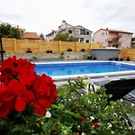 Apartment Brioni Sea,garden,poll View 2 2 80m2 Tiki Bar Peroj