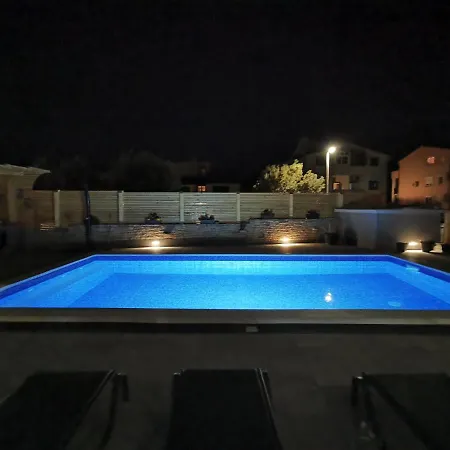 Apartament Brioni Sea,garden,poll View 2 2 80m2 Tiki Bar *