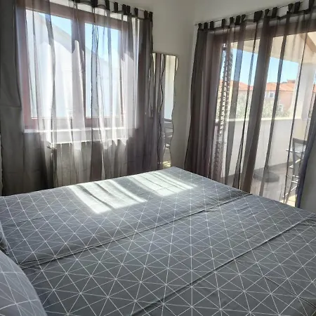 Appartement Brioni Sea,garden,poll View 2 2 80m2 Tiki Bar Peroj