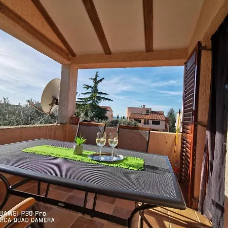 Brioni Sea,garden,poll View 2 2 80m2 Tiki Bar * Peroj