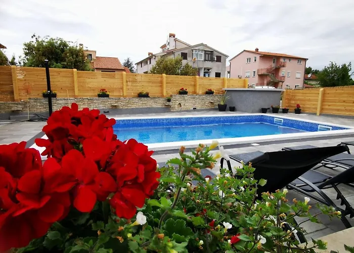 아파트 Brioni Sea,garden,poll View 2 2 80m2 Tiki Bar 페로이